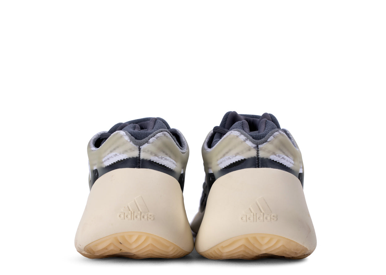 Pre-owned Yeezy 700 V3 "Fade Salt" | MrSneaker