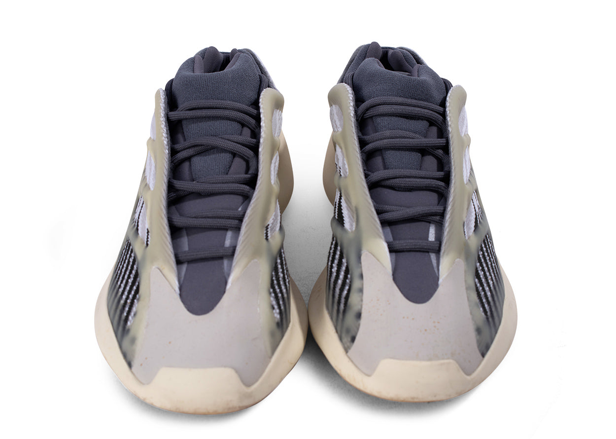 Pre-owned Yeezy 700 V3 "Fade Salt" | MrSneaker
