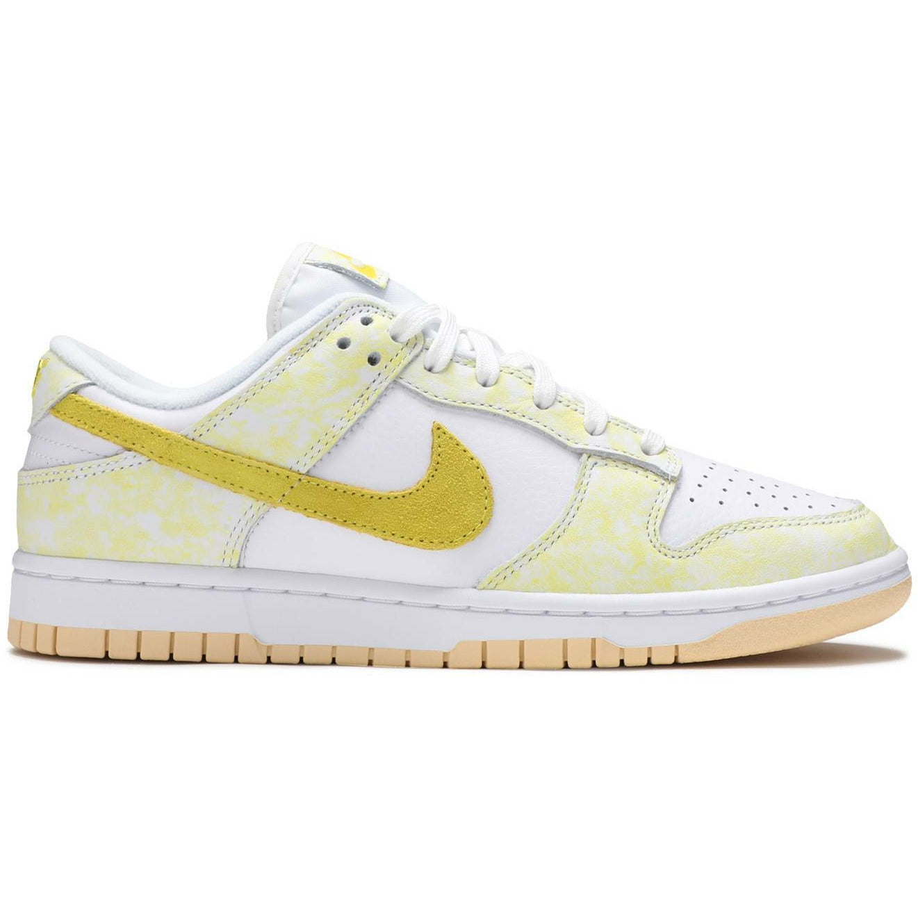 Dunk Low "Yellow Strike" (Wmns) (2021) | MrSneaker