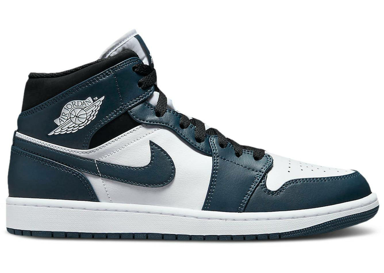 Air Jordan 1 Mid "Armory Navy" (2022) | MrSneaker