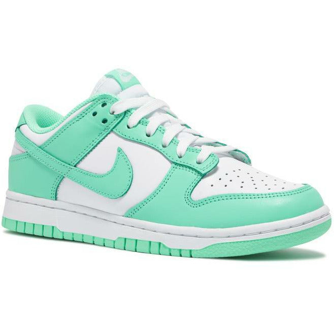 Dunk Low "Green Glow" (Wmns) (2021) | MrSneaker