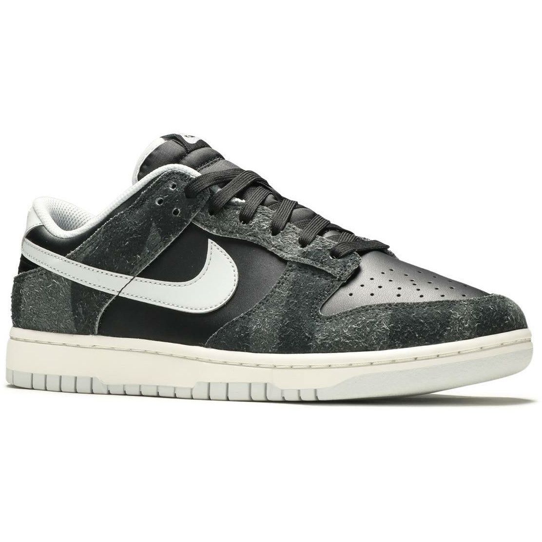 Dunk Low Retro (Animal Pack) "Zebra" (2021) | MrSneaker