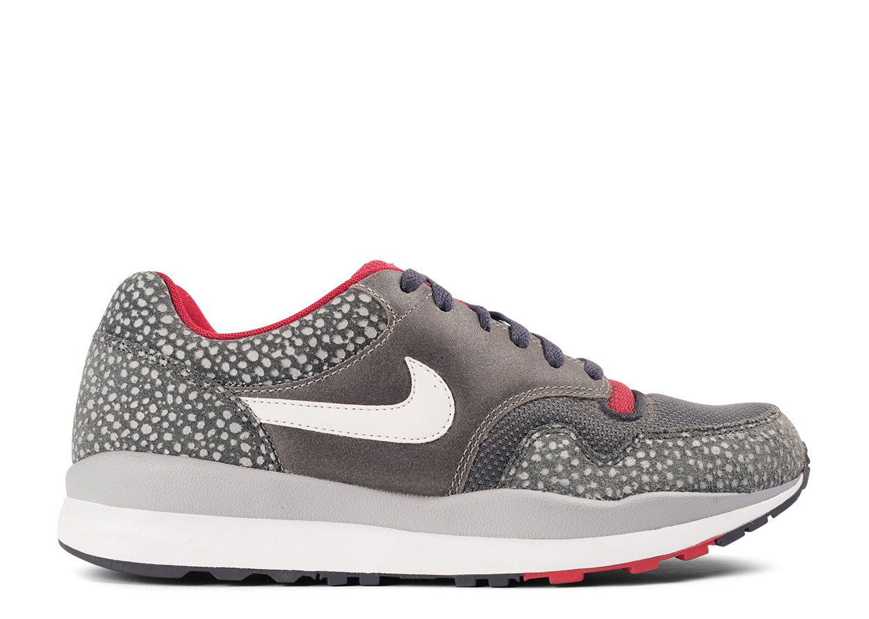 Air Safari LE "Gym Red" | MrSneaker