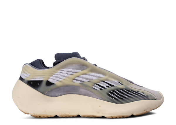 Pre-owned Yeezy 700 V3 'Fade Salt'