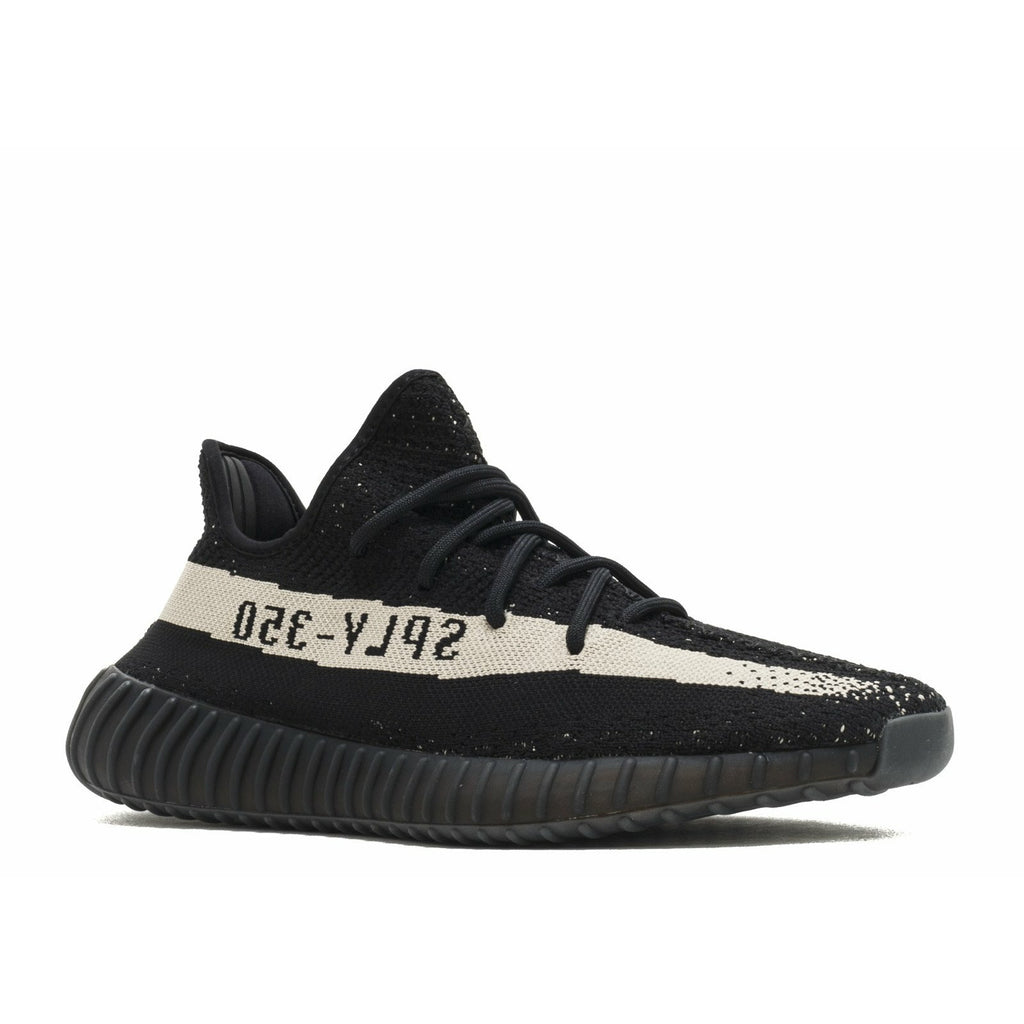 Adidas-Yeezy Boost 350 V2 "Oreo"-Adidas Yeezy Boost 350 V2 "Oreo" Sneakers 
Product code: BY1604 Colour: Core Black/Core White/Core Black Year of release: 2016
| MrSneaker is Europe's number 1 exclusive sneaker store.-mrsneaker