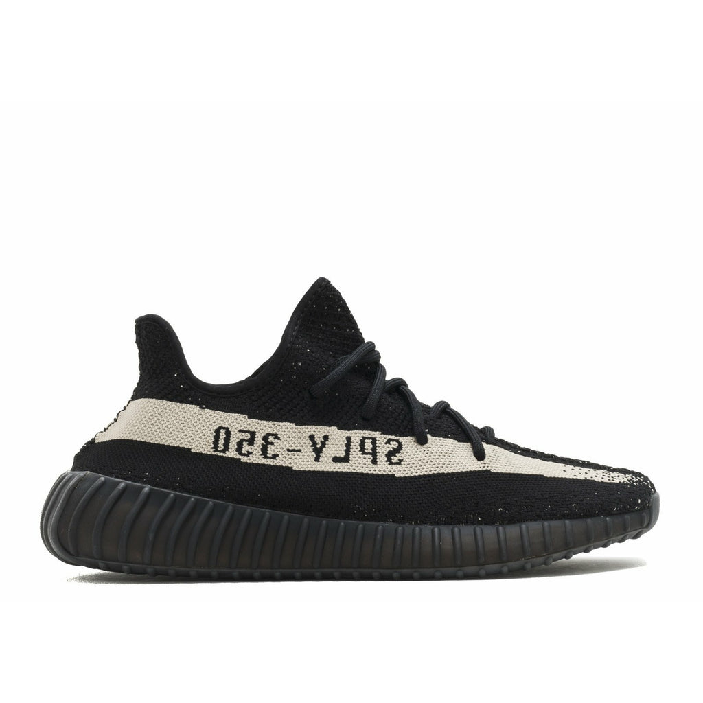 Adidas-Yeezy Boost 350 V2 "Oreo"-Adidas Yeezy Boost 350 V2 "Oreo" Sneakers Product code: BY1604 Colour: Core Black/Core White/Core Black Year of release: 2016| MrSneaker is Europe's number 1 exclusive sneaker store.-mrsneaker