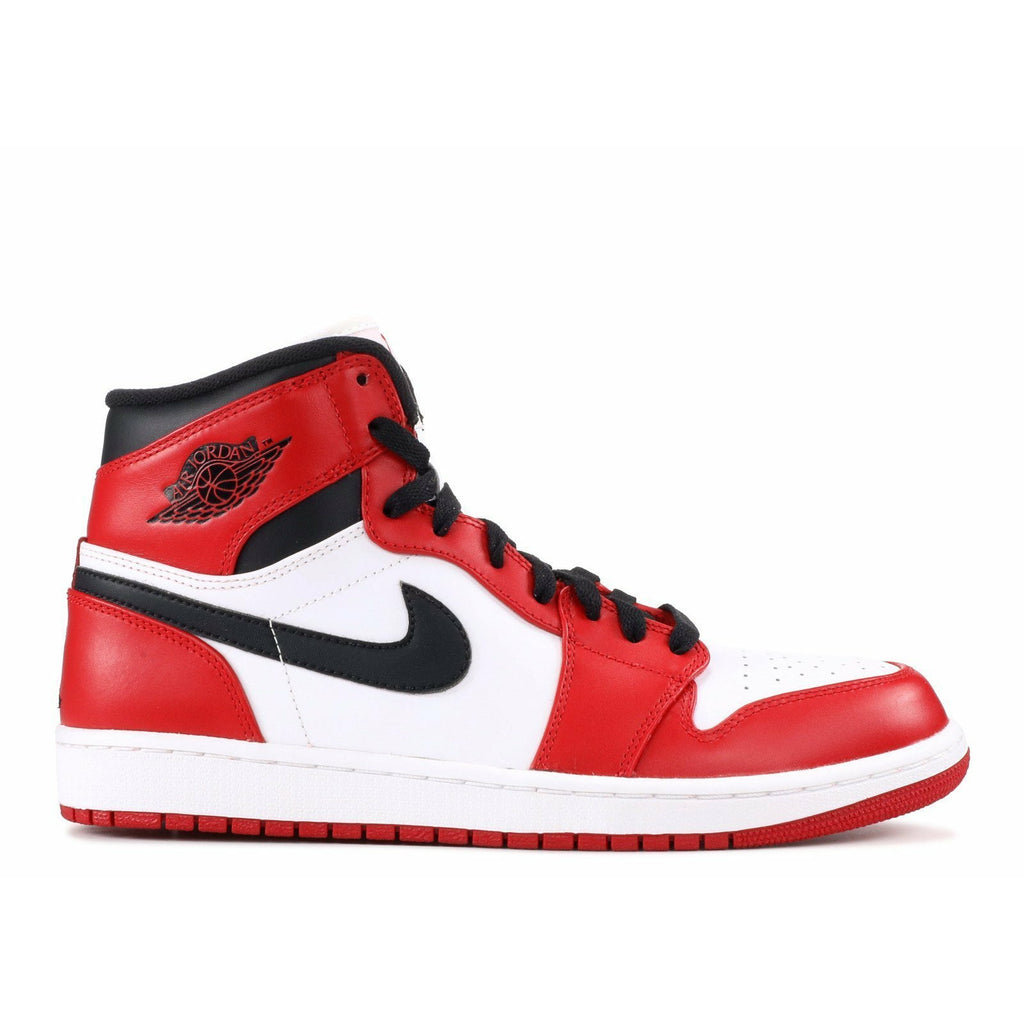 Air Jordan-Air Jordan 1 Retro "Chicago" (2013)-Air Jordan 1 Retro "Chicago" (2013) Sneakers
Product code: 332550-163 Colour: White/Varsity Red-Black Year of release: 2013| MrSneaker is Europe's number 1 exclusive sneaker store.-mrsneaker